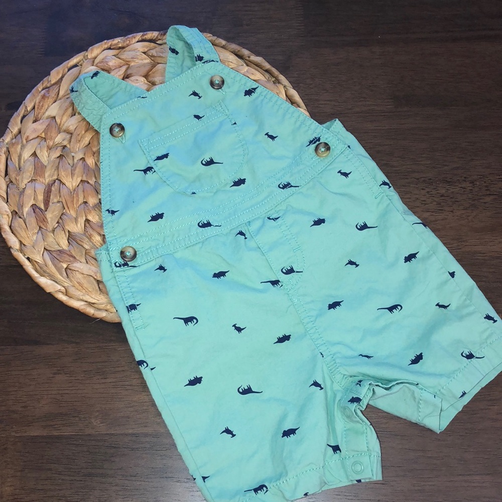 Carter's 9 month short overalls